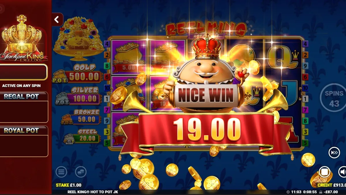 Reel King Hot to Pot slot machine interface na may mga prutas at korona